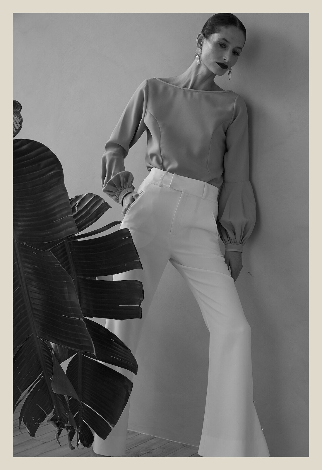 Aïda blouse · Zaha trouser, full silhouette, black and white