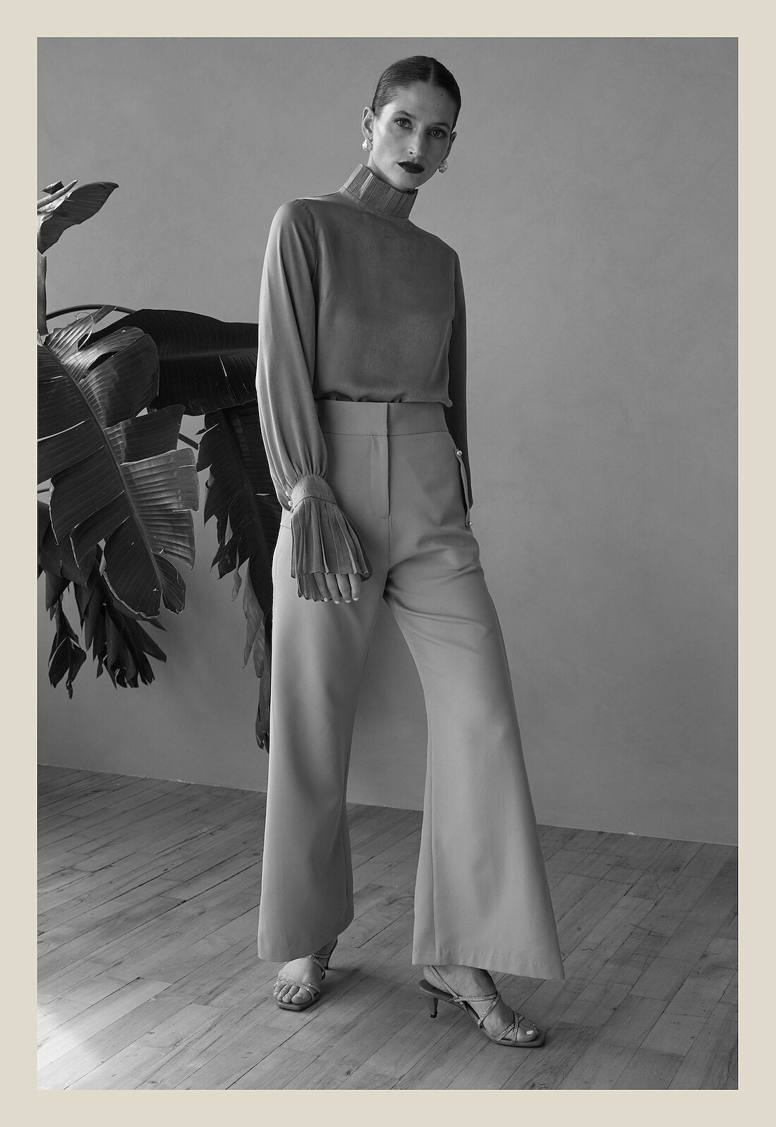 Clara blouse, full silhouette, black and white
